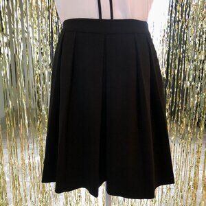 Black Pleated High-Waisted Skirt Size Medium Forever 21 Holidays Fall Winter